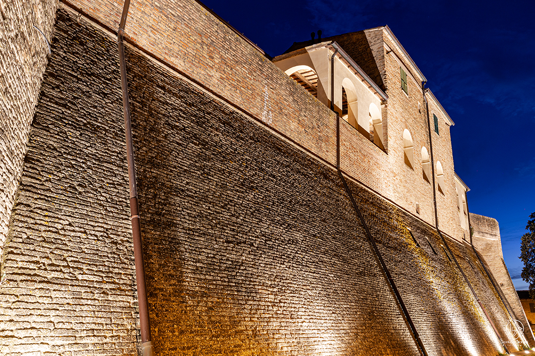 Installazioni Morro D’Alba in notturna